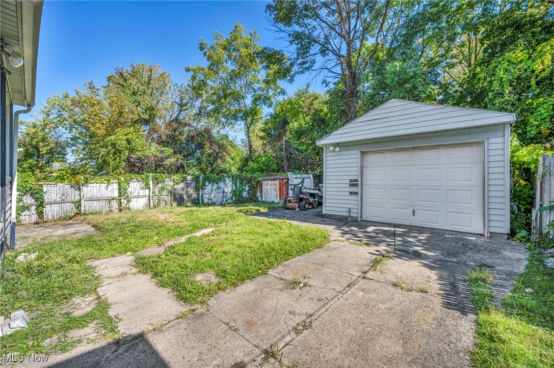 1743 Clarkstone Road Cleveland OH 44112