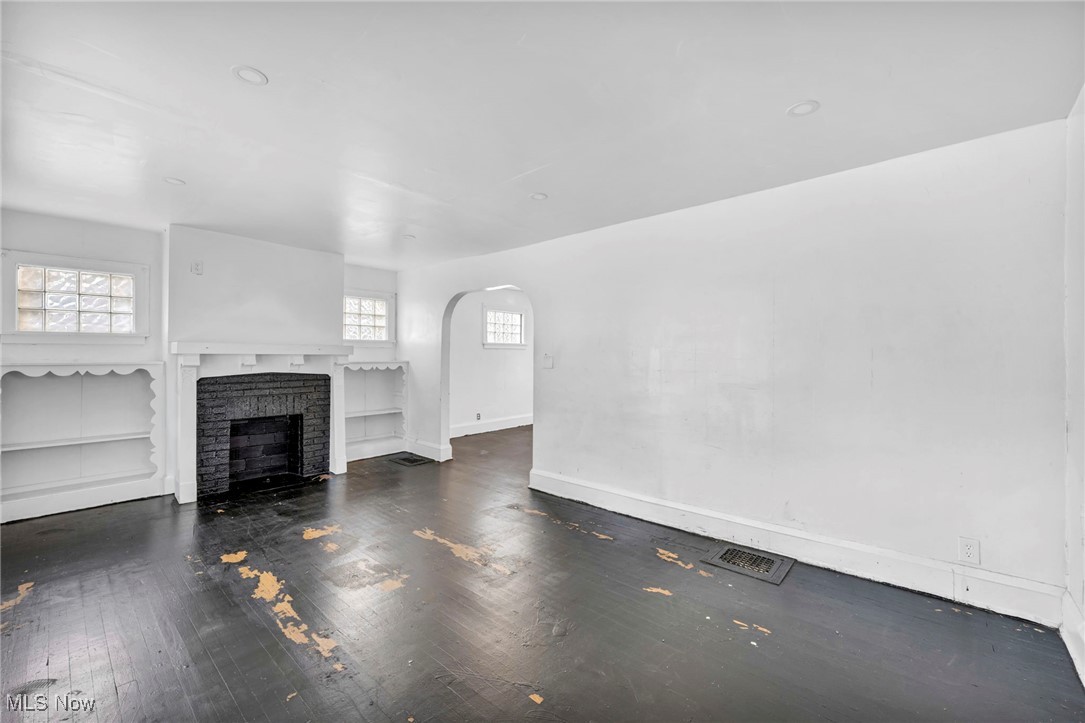 1743 Clarkstone Road Cleveland OH 44112