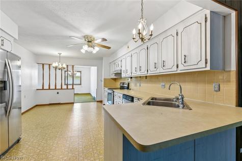 966 Primrose Drive Seven Hills OH 44131