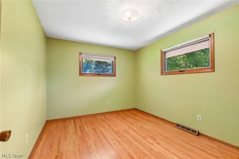 966 Primrose Drive Seven Hills OH 44131