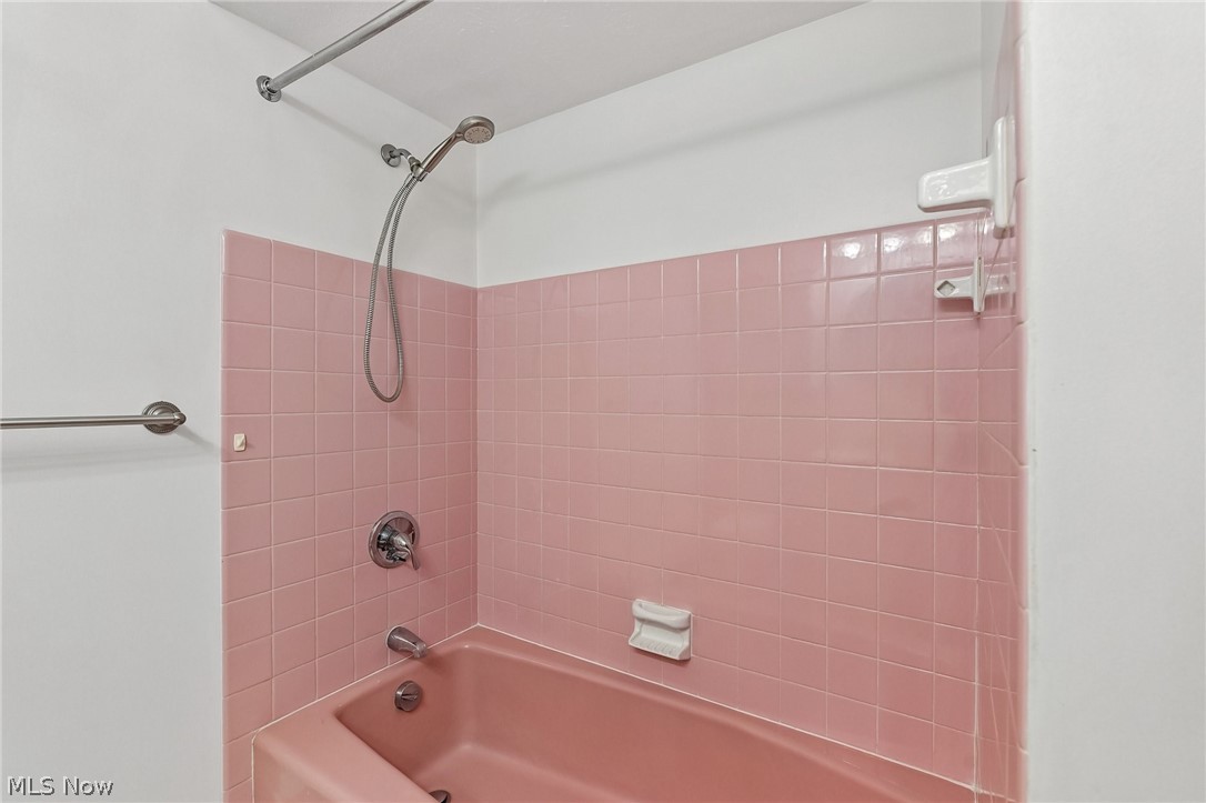 966 Primrose Drive Seven Hills OH 44131
