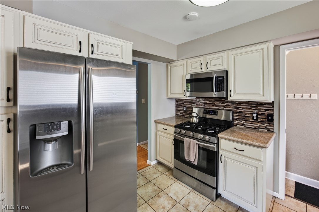 1316 W 105th Street Cleveland OH 44102