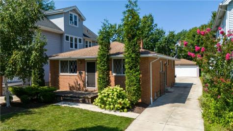 1316 W 105th Street Cleveland OH 44102
