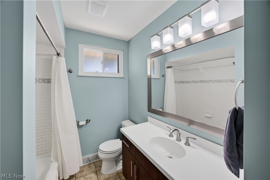 1316 W 105th Street Cleveland OH 44102