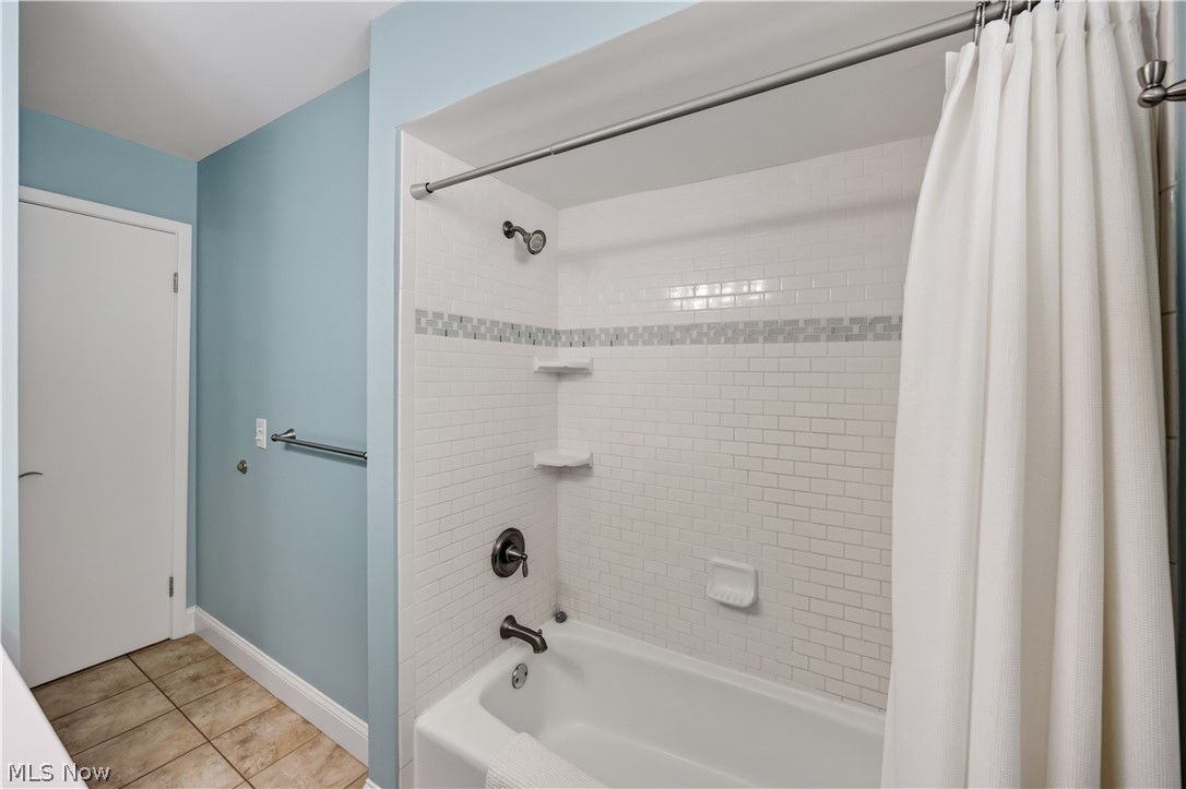 1316 W 105th Street Cleveland OH 44102