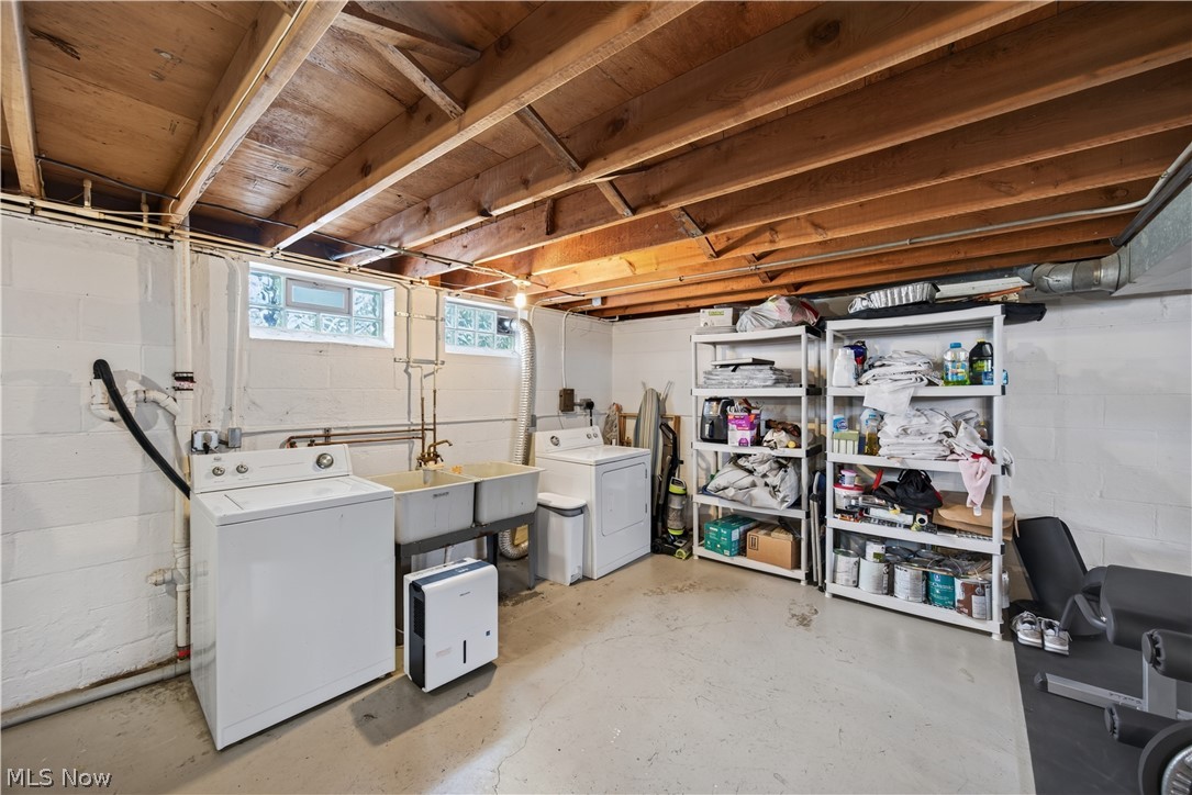 1316 W 105th Street Cleveland OH 44102
