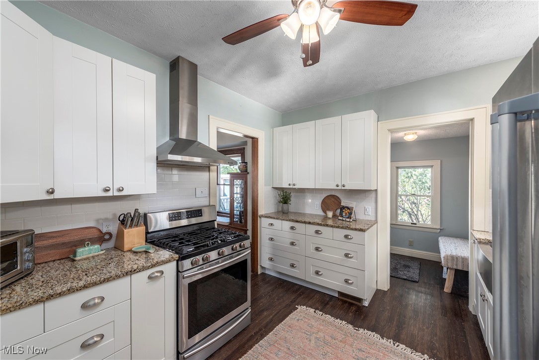 1272 Virginia Avenue Lakewood OH 44107