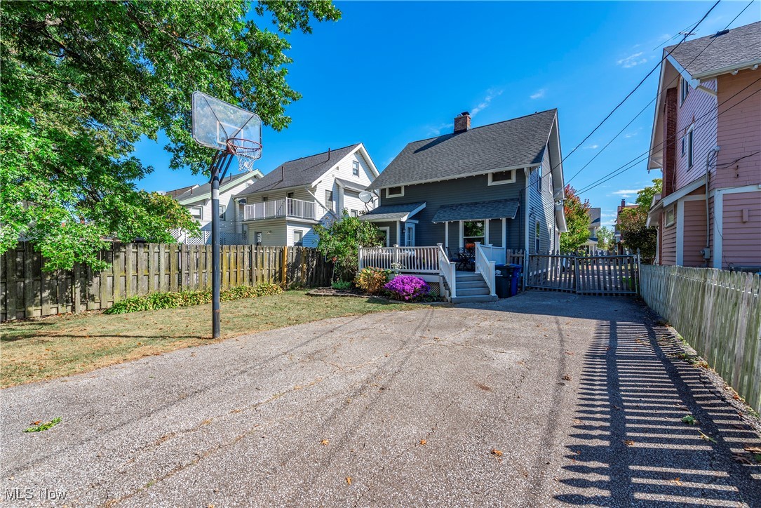 1272 Virginia Avenue Lakewood OH 44107