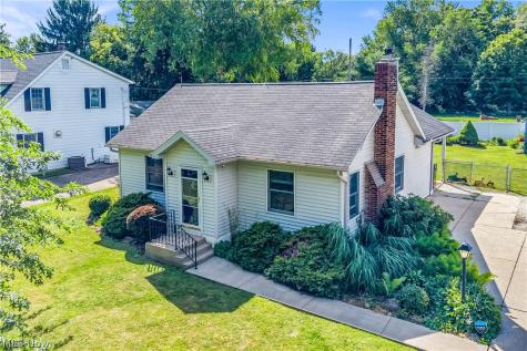 1372 Earhart Avenue Akron OH 44320