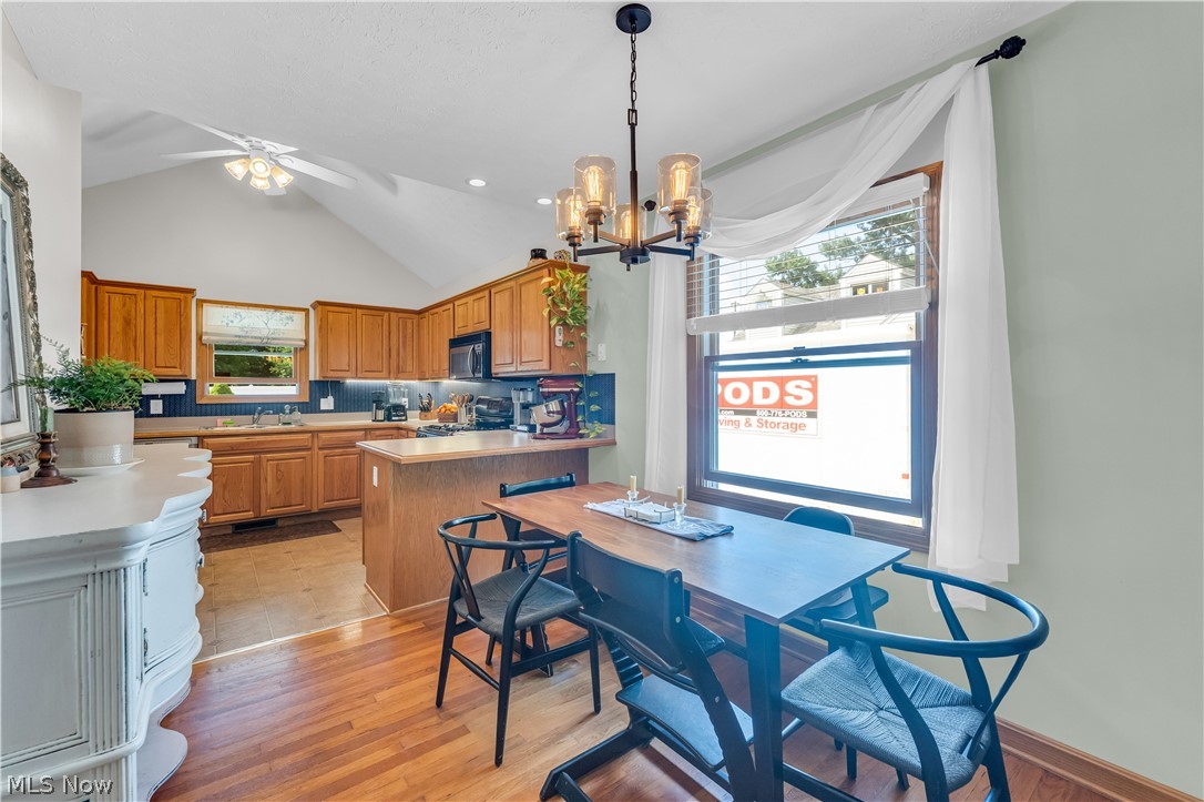 1372 Earhart Avenue Akron OH 44320