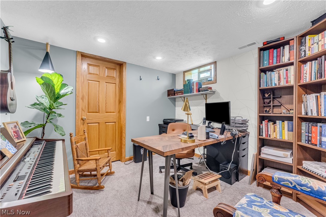 1372 Earhart Avenue Akron OH 44320