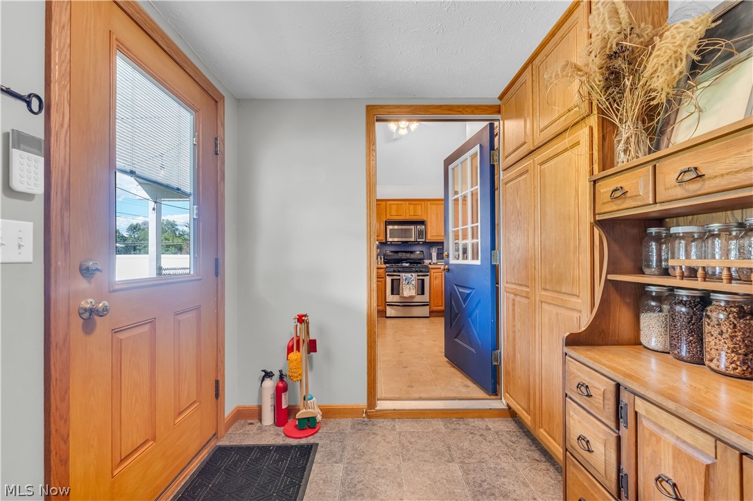 1372 Earhart Avenue Akron OH 44320