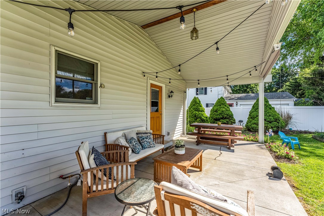 1372 Earhart Avenue Akron OH 44320