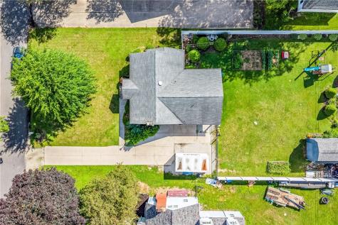 1372 Earhart Avenue Akron OH 44320
