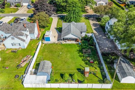 1372 Earhart Avenue Akron OH 44320