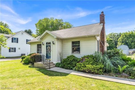 1372 Earhart Avenue Akron OH 44320