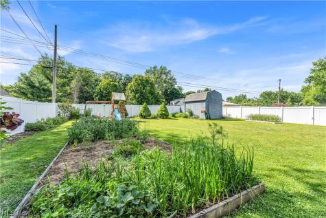 1372 Earhart Avenue Akron OH 44320