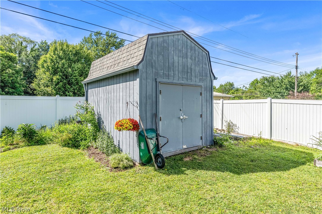 1372 Earhart Avenue Akron OH 44320