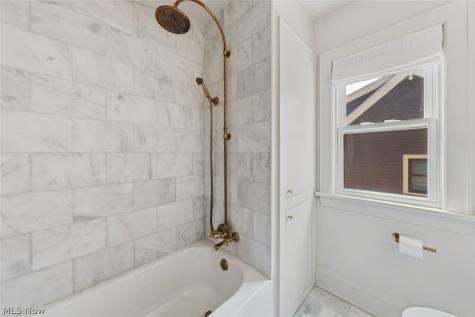 1223 Nicholson Avenue Lakewood OH 44107