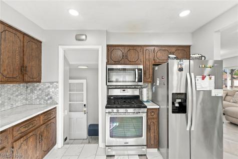 4752 Springwood Drive Brooklyn OH 44144