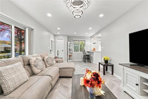 4752 Springwood Drive Brooklyn OH 44144