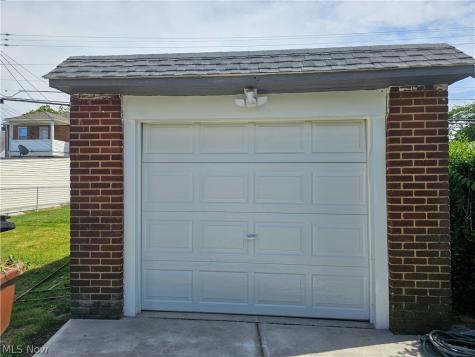 6307 Westlake Avenue Parma OH 44129