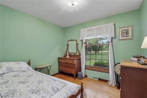 17590 Vermont Street Grafton OH 44044