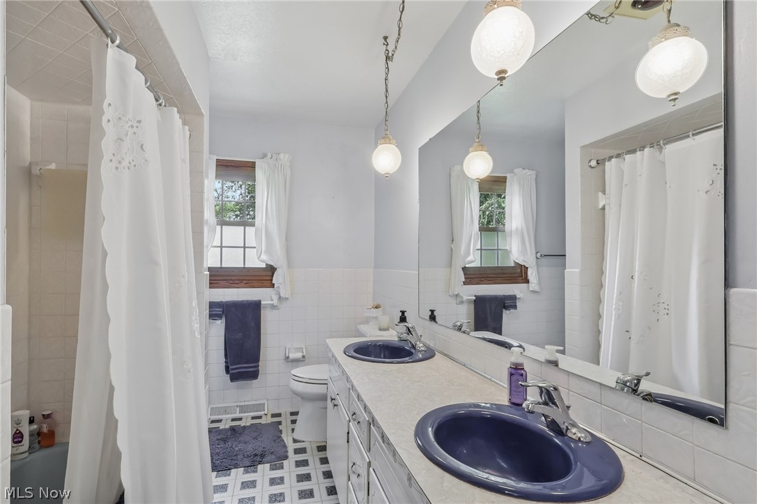 17590 Vermont Street Grafton OH 44044