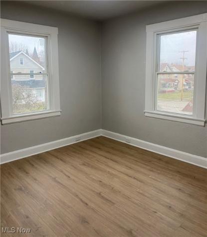1711 Manhattan Youngstown OH 44509