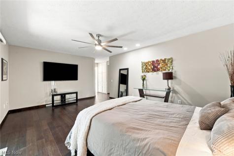 12380 Kronos Court Strongsville OH 44149