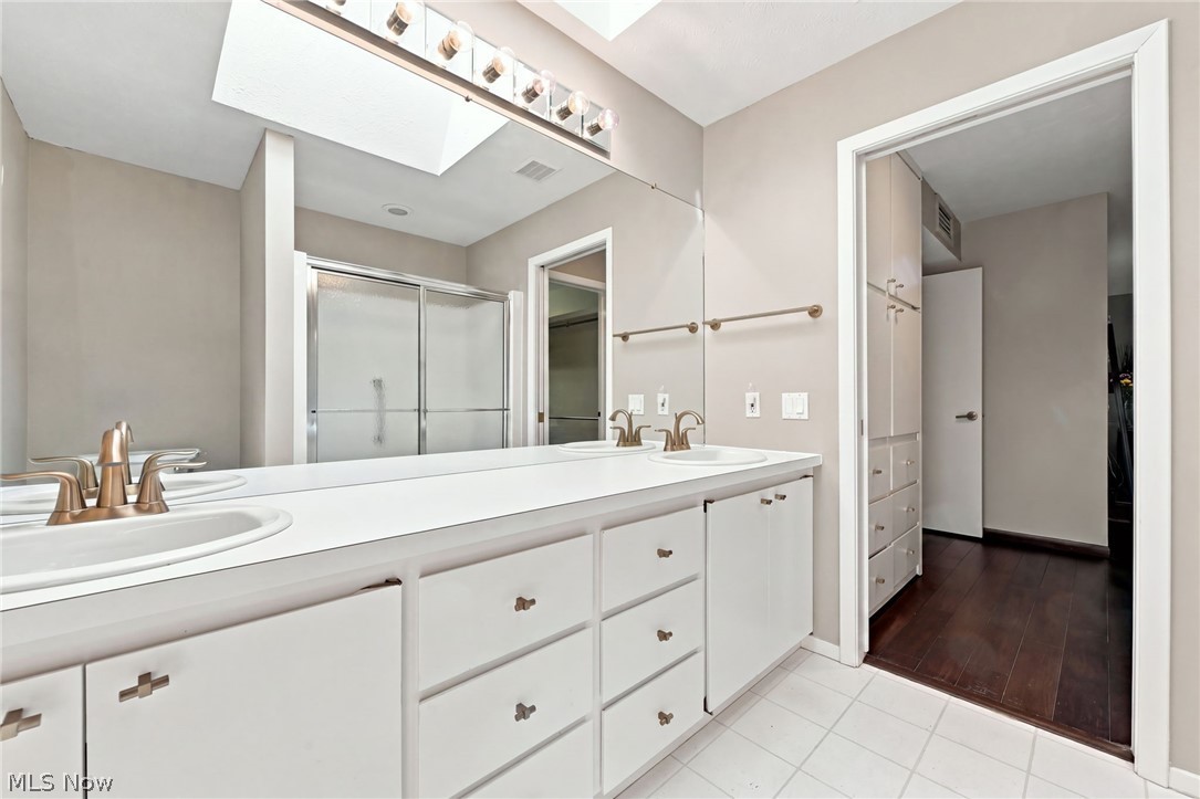 12380 Kronos Court Strongsville OH 44149