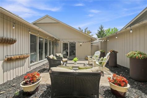 12380 Kronos Court Strongsville OH 44149