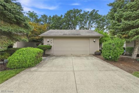 12380 Kronos Court Strongsville OH 44149