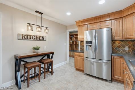 855 Nemet Drive Seven Hills OH 44131