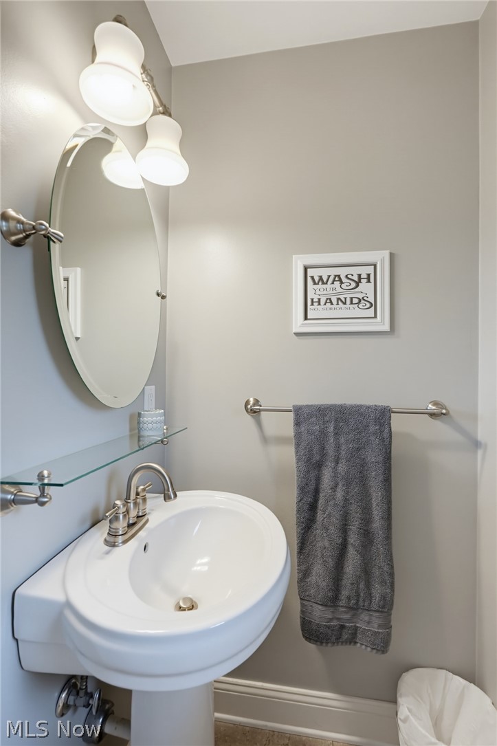 855 Nemet Drive Seven Hills OH 44131