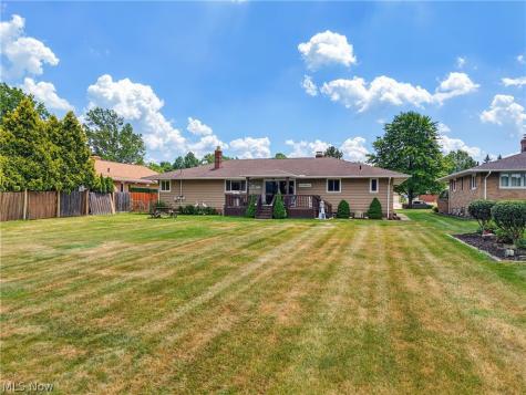 855 Nemet Drive Seven Hills OH 44131