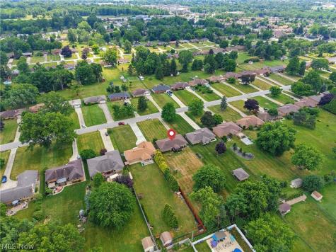 855 Nemet Drive Seven Hills OH 44131
