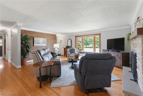 855 Nemet Drive Seven Hills OH 44131