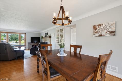 855 Nemet Drive Seven Hills OH 44131