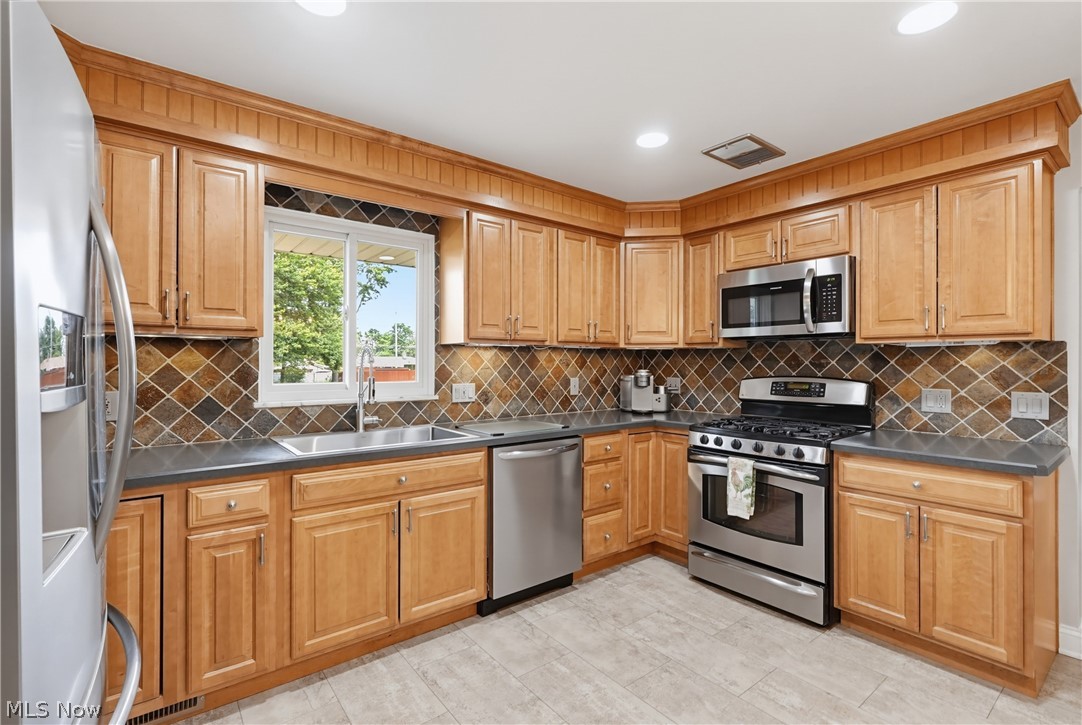 855 Nemet Drive Seven Hills OH 44131