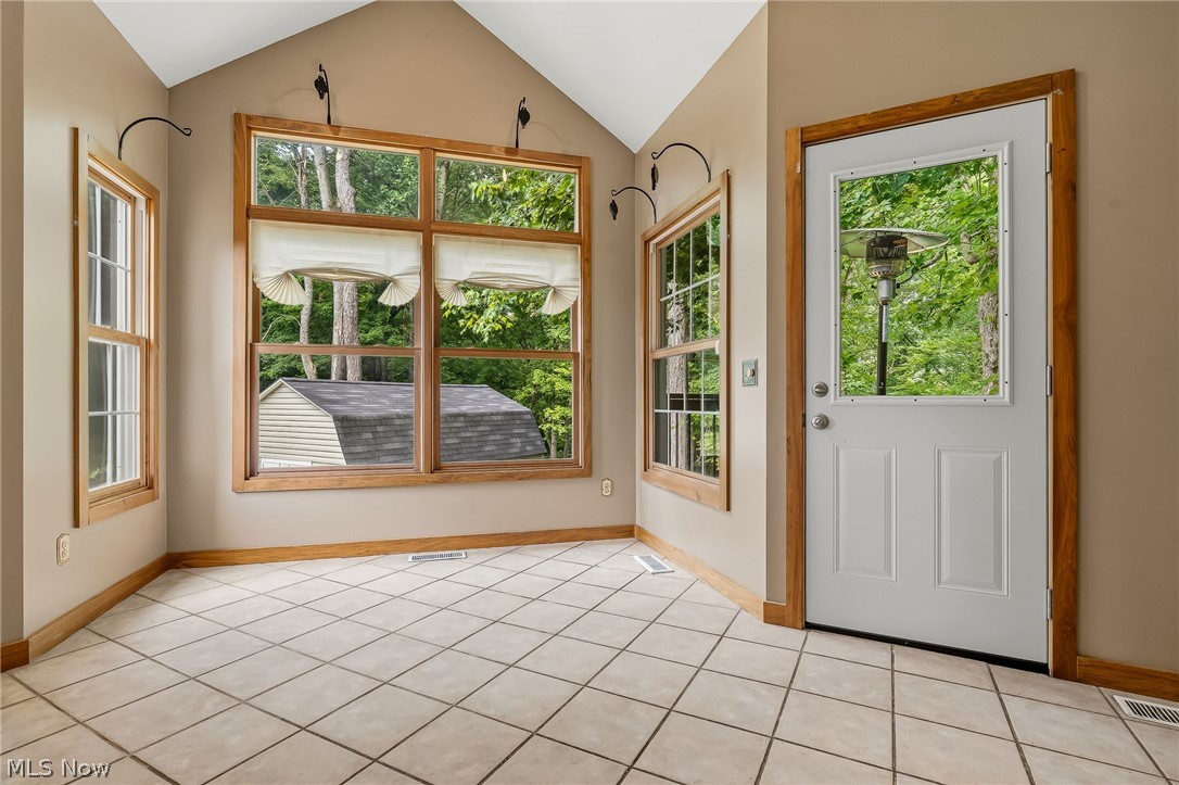 7361 Stonehill Avenue NW Canal Fulton OH 44614