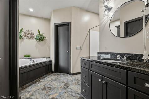 7361 Stonehill Avenue NW Canal Fulton OH 44614