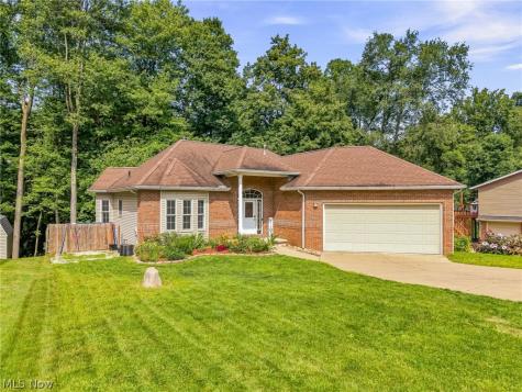 7361 Stonehill Avenue NW Canal Fulton OH 44614