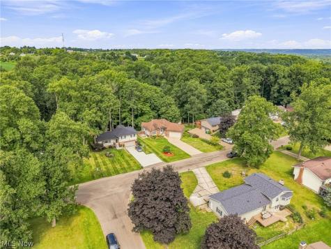 7361 Stonehill Avenue NW Canal Fulton OH 44614