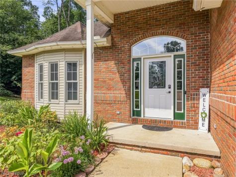 7361 Stonehill Avenue NW Canal Fulton OH 44614