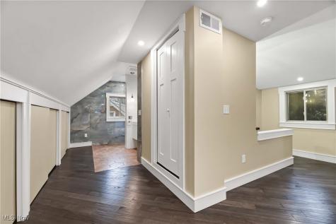 24011 Bruce Road Bay Village OH 44140