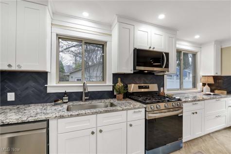 24011 Bruce Road Bay Village OH 44140