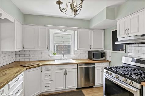 1705 Southbend Drive Rocky River OH 44116
