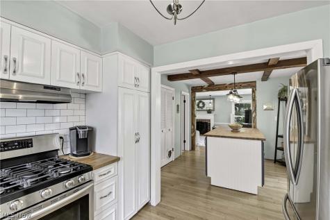 1705 Southbend Drive Rocky River OH 44116