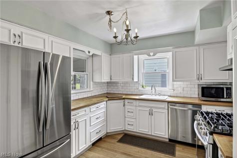 1705 Southbend Drive Rocky River OH 44116